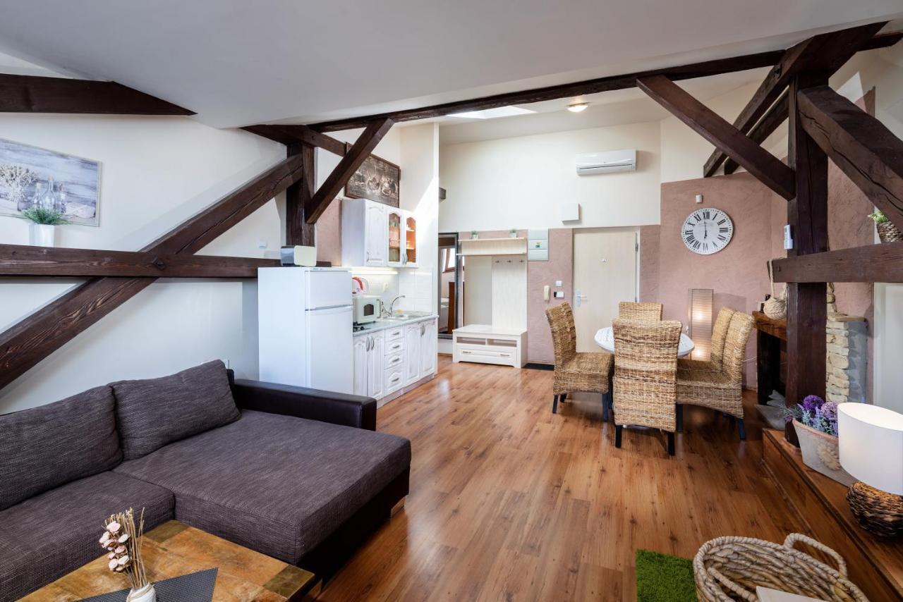 Liptovský Mikuláš Apartments Sofia Plus מראה חיצוני תמונה